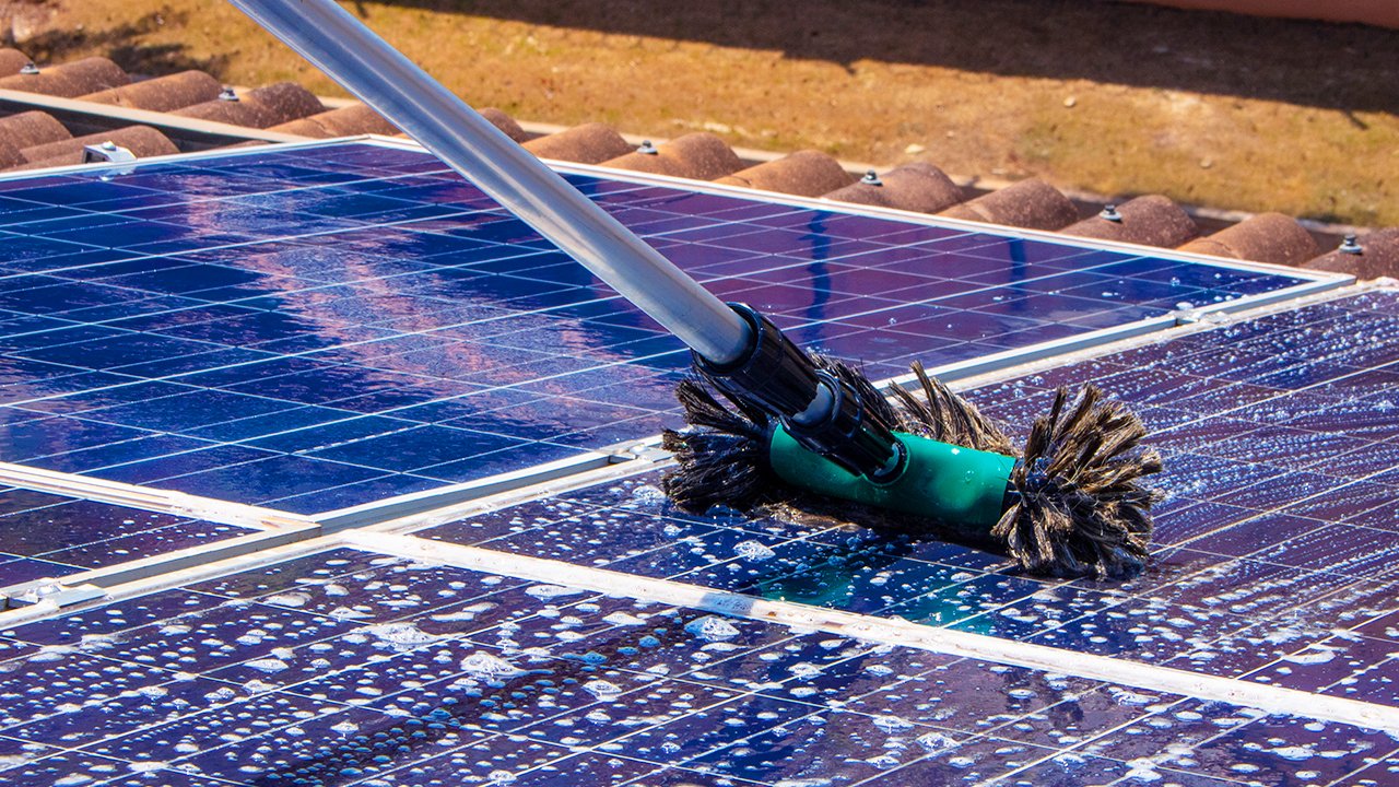 การดูแลแผง Solar Cell เบื้องต้นหลังการติดตั้ง