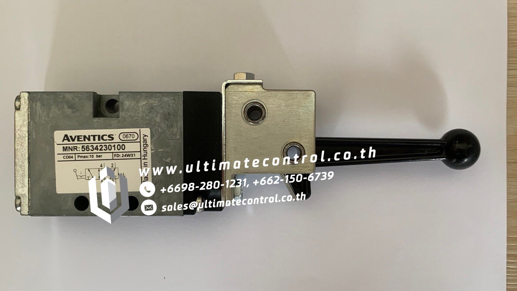 AVENTICS 5/2-directional valve, Series CD04, Hand lever, with detent ...