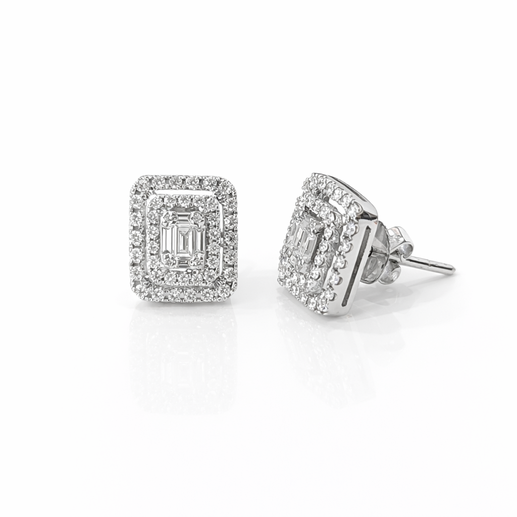 Earring 18K yellow gold with round diamond