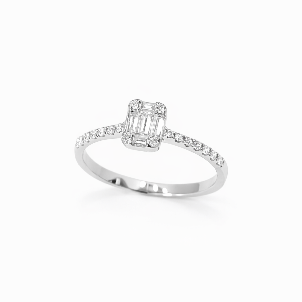 Ring 18K  White gold with Round and Baguette Diamond