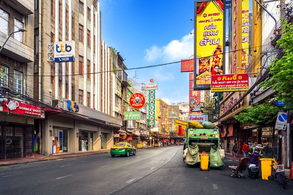 ป้ายโฆษณาหน้าร้านที่เกี่ยวข้องกับการคำนวณภาษีป้าย