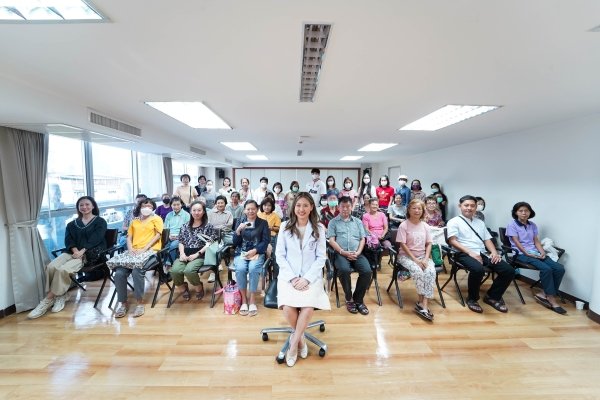 泰国华侨中医院养颜护肤科举办面部穴位按摩分享会 泰国华侨中医院养颜护肤科举办面部穴位按摩分享会