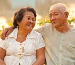 ยิ่งแก่ตัว ทำไมยิ่งปวดหลัง ยิ่งแก่ตัว ทำไมยิ่งปวดหลัง