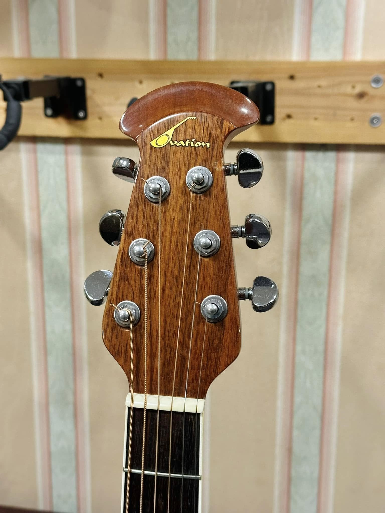 Ovation ULTRA Series NO.1527 エレアコ オベーション Used Ovation Ultra Series 1527 Snakeskin Acoustic Electric Guitar
