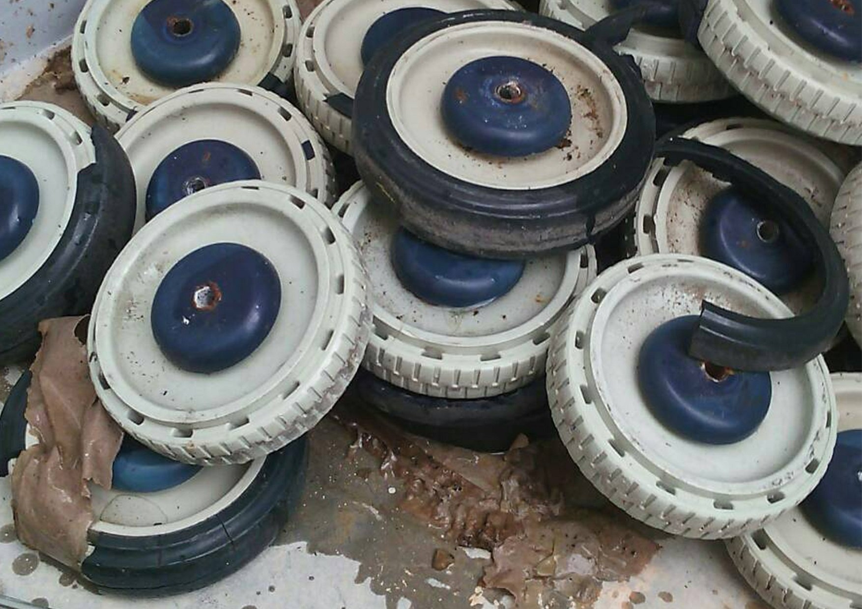 สาเหตุของล้อแตก...ล้อแตกอีกแล้ว!!! ลูกล้อแตกเพราะอะไร สาเหตุของล้อแตก...ล้อแตกอีกแล้ว!!! ลูกล้อแตกเพราะอะไร