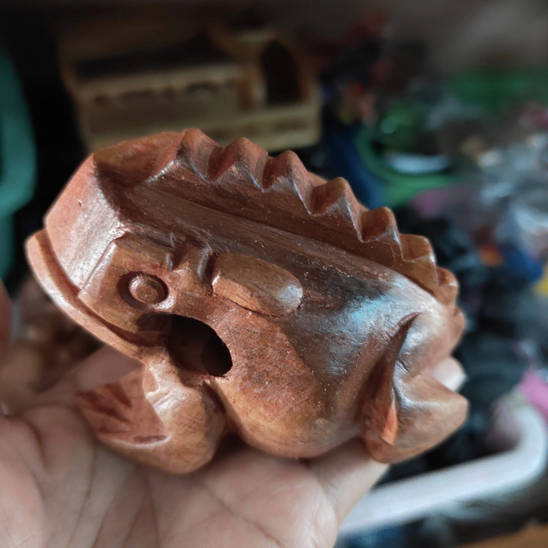 Frog knocking stick