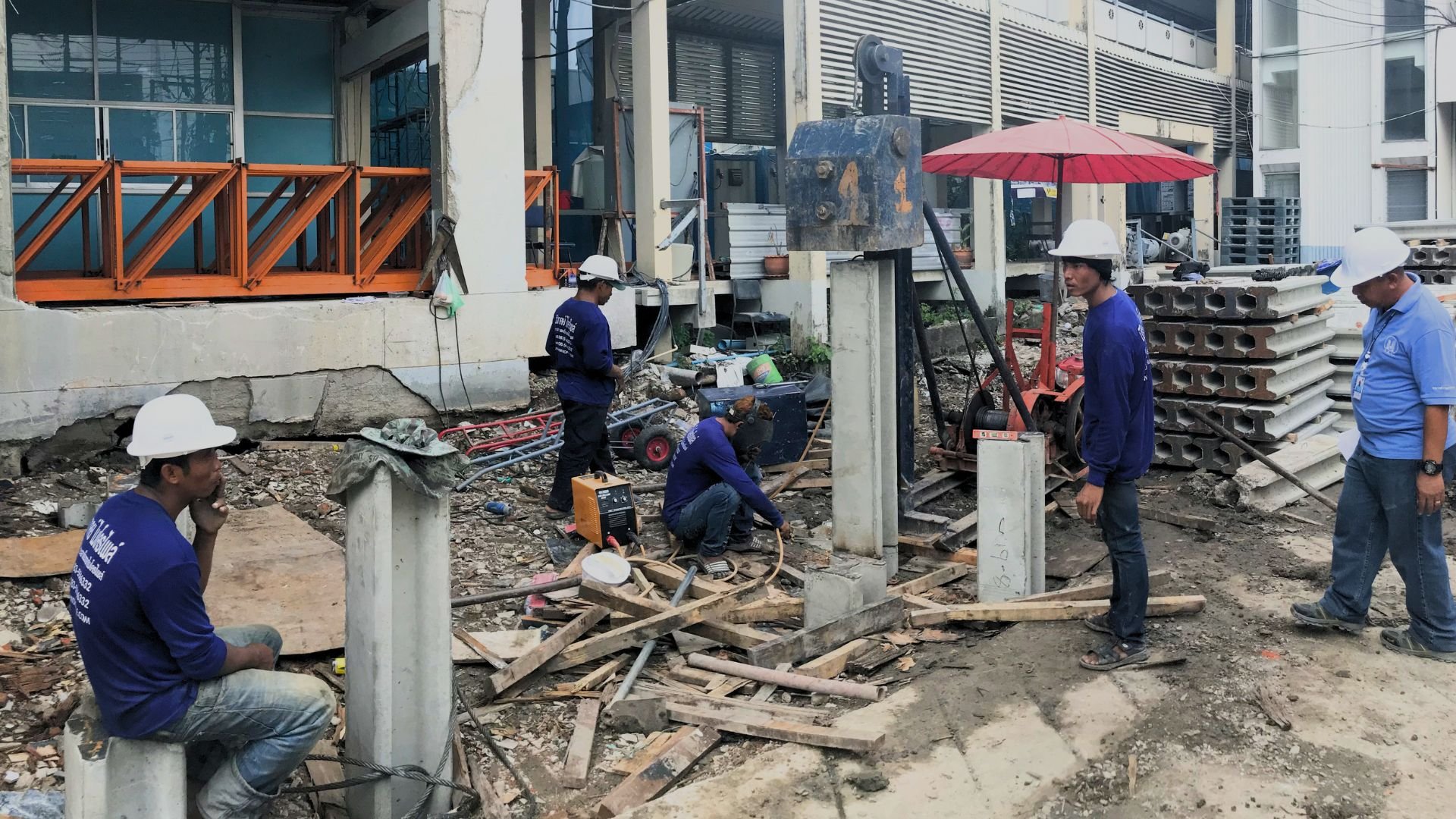 ตอกเสาเข็ม