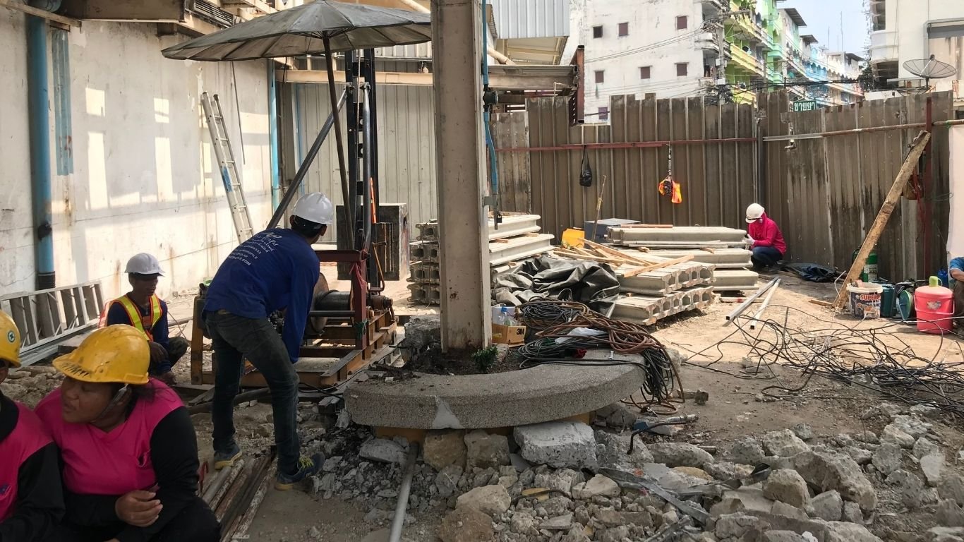 เสาเข็มกันทรุด