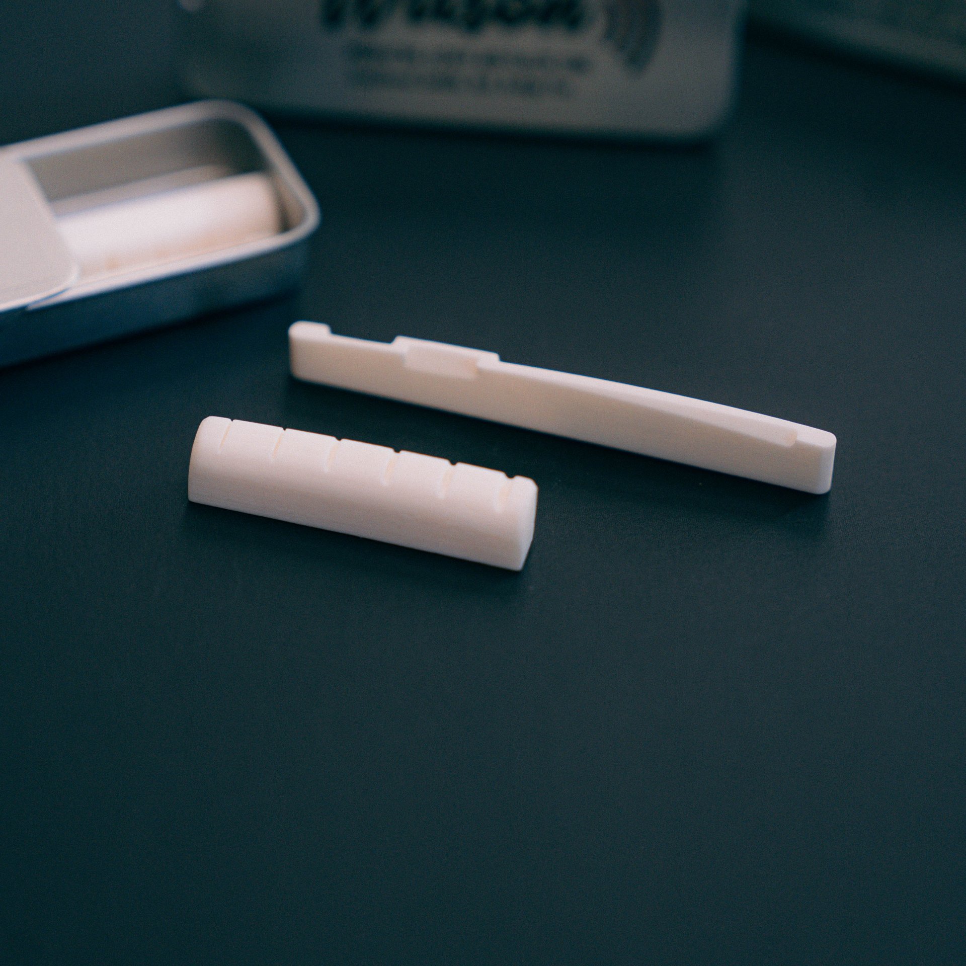 Genuine Bone Nut and Saddle อัพเกรดเสียง ดึงคุณภาพเสียง hermanguitar