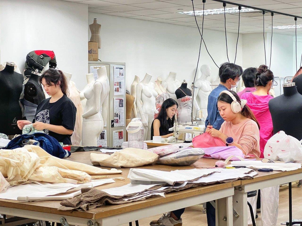 Wraffles Design Raffles Design Institute - สถาบันด้านการออกแบบและศิลปะ