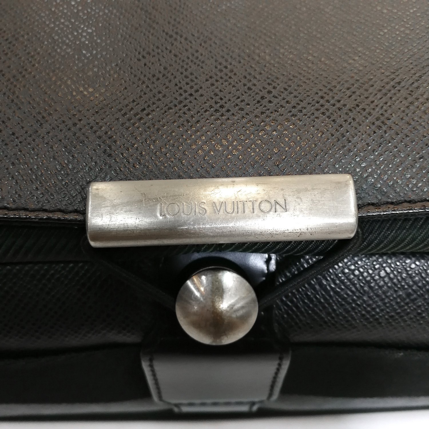 Used - Louis Vuitton​ Viktor GM Taiga Black Messenger​ Bag​ - 9brandname