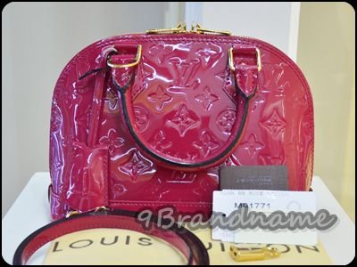 ❤new arrival❤ Name: Alma BB Pink Vernis Crossbody Bag . SKU