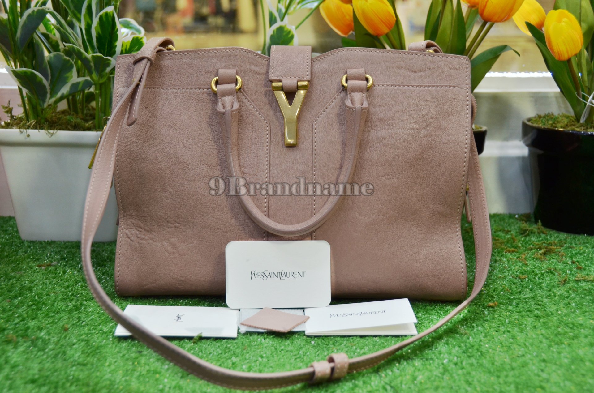 Yves Saint Laurent Small Cabas Chyc Tote