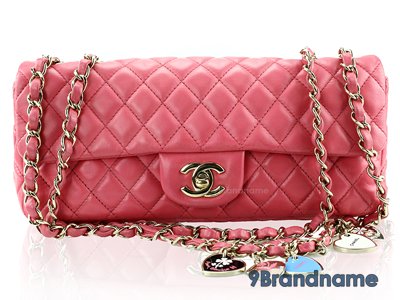 Chanel Classic10 Limited Edition Valentine Pink Lambskin GHW - Used Authentic Bag  กระเป๋าชาแนล คลาสสิคลิมิเต็ดวาเลนไท ห้อยหัวใจกุ๊กกิ๊กสีชมพูหนังแกะอะไหล่ทอง ของแท้มือสองสภาพดีค่ะ