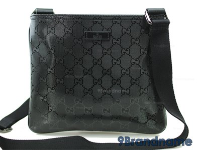 Gucci Messenger Bag Canvas Black - Used Authentic Bag  กระเป๋ากุชชี่ สะพายข้างผู้ชาย สีดำหนังเงา สามารถปรับสายสั้นยาวได้ค่ะ