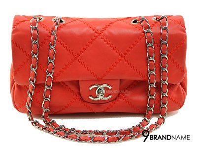 Chanel Flap Bag  Limited - Used Authentic Bag  กระเป๋าชาแนลลิมิเต็ด หนังแกะสีส้ม ของแท้มือสองสภาพดีค่ะ