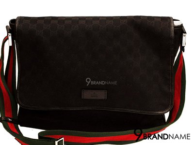 Gucci Massenger Bag Black color สายเขียวแดง กระเป๋าทรงเอกสารผ้าสีดำ ลายโลโก้ สายเขียว แดง ใบใหญ่ ใส่โน๊ตบุ๊คได้ค่ะ ของแท้มือสอง สภาพดี