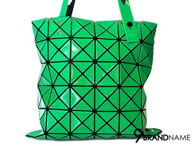 New Issey Miyake Bao Bao 6x6 Green - Authentic Bag กระเป๋า อิซเซ่ มิยาเกะ เบาเบา ไซส์ 6x6 สีเขียว ไซส์นิยม สีเขียว เบา ทรงชอปปิ้ง ใช้งานสะดวกค่ะ