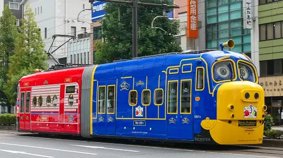 รถรางไฟฟ้า Okaden Chuggington รุ่น 9200 Series วิ่งในเมืองโอคายามะ