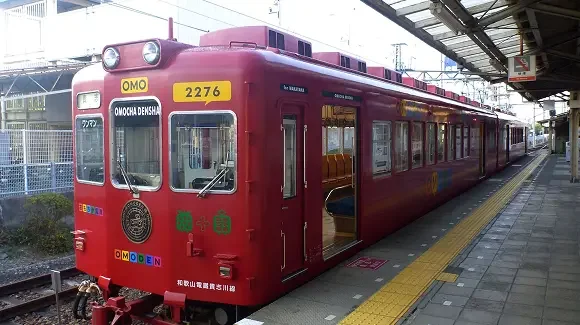 รถไฟธีมของเล่น Omocha Densha หรือ OMODEN วิ่งบนเส้นทาง Kishigawa Line จังหวัดวากายามะ
