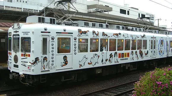 รถไฟธีมแมวทามะ Tama Densha ของสาย Kishigawa Line ที่สถานี Wakayama