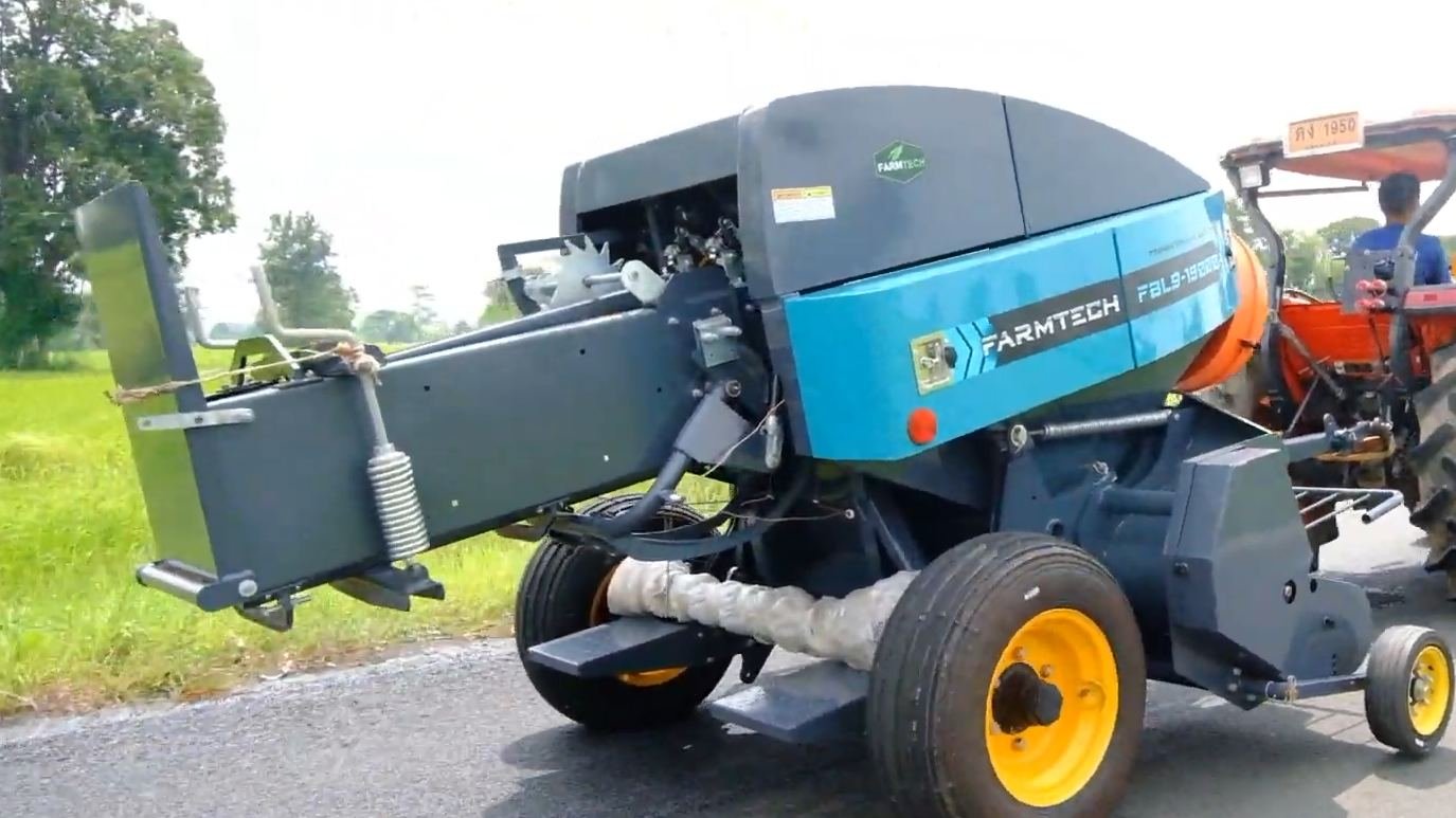เครื่องอัดฟาง FARMTECH