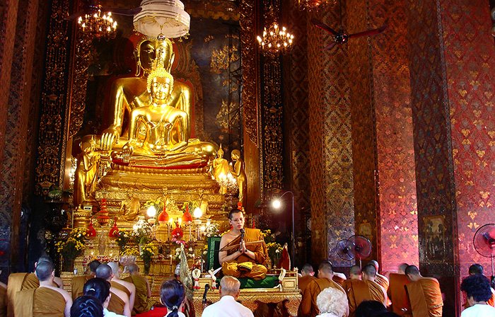 ในสมัยรัชกาลที่ 3 โบสถ์วัดบวรฯ เคยประดับภาพคริสต์ประวัติ  ในสมัยรัชกาลที่ 3 โบสถ์วัดบวรฯ เคยประดับภาพคริสต์ประวัติ