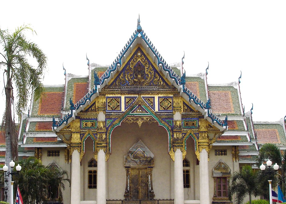 “อรุณเทพบุตร” บนหน้าบันโบสถ์และอนุสาวรีย์ประชาธิปไตย สัญลักษณ์ของ “คณะราษฎร” “อรุณเทพบุตร” บนหน้าบันโบสถ์และอนุสาวรีย์ประชาธิปไตย สัญลักษณ์ของ “คณะราษฎร”