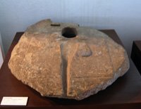 ส้วมพระสมัยโบราณ แยก “อุจจาระ” และ “ปัสสาวะ” ออกจากกัน ส้วมพระสมัยโบราณ แยก “อุจจาระ” และ “ปัสสาวะ” ออกจากกัน