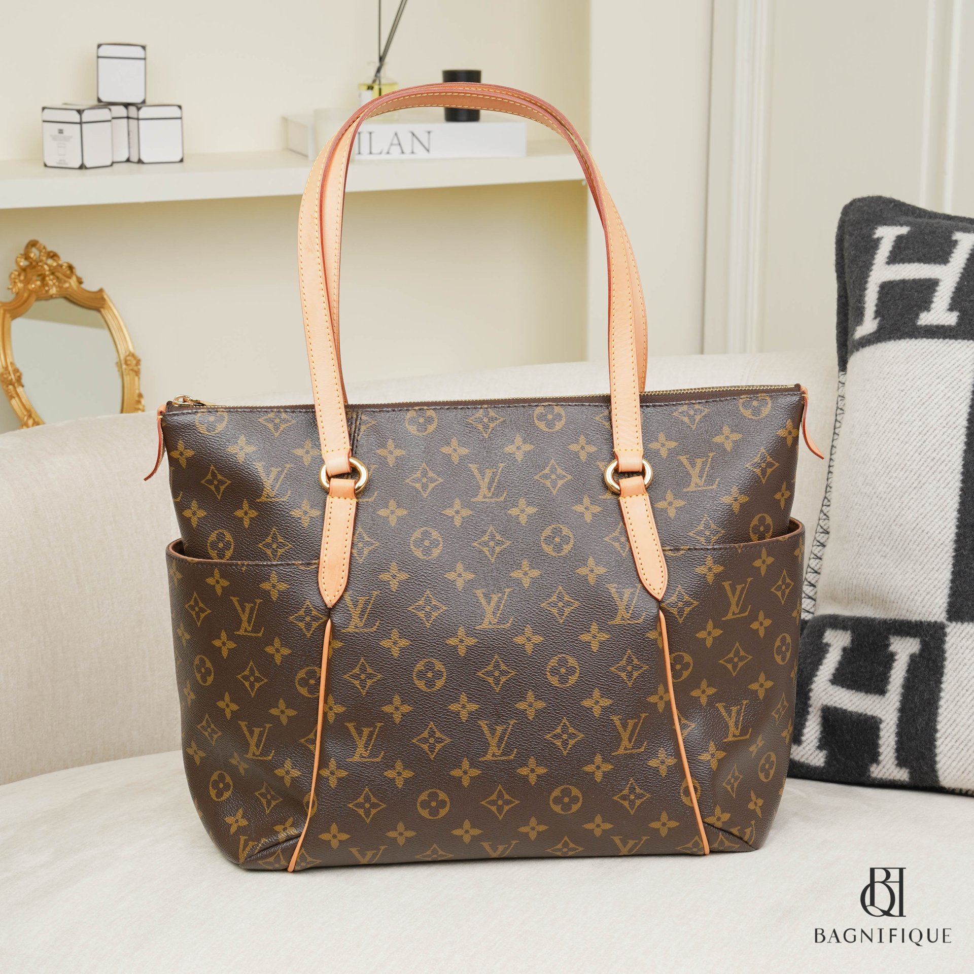 LOUIS VUITTON Monogram Canvas Totally MM Tote Bag