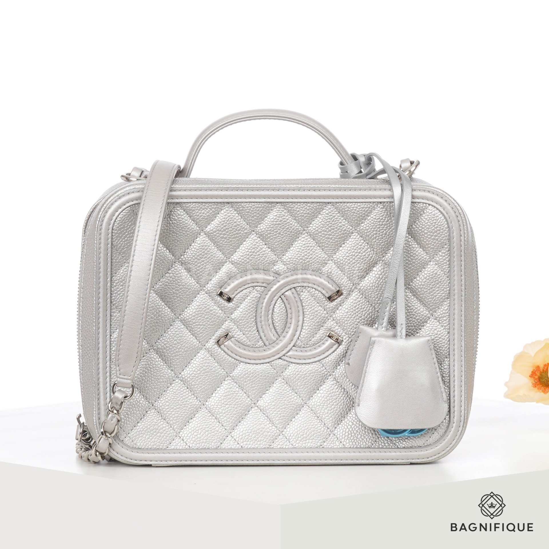 CHANEL VANITY SILVER METALLIC CAVIAR SHW