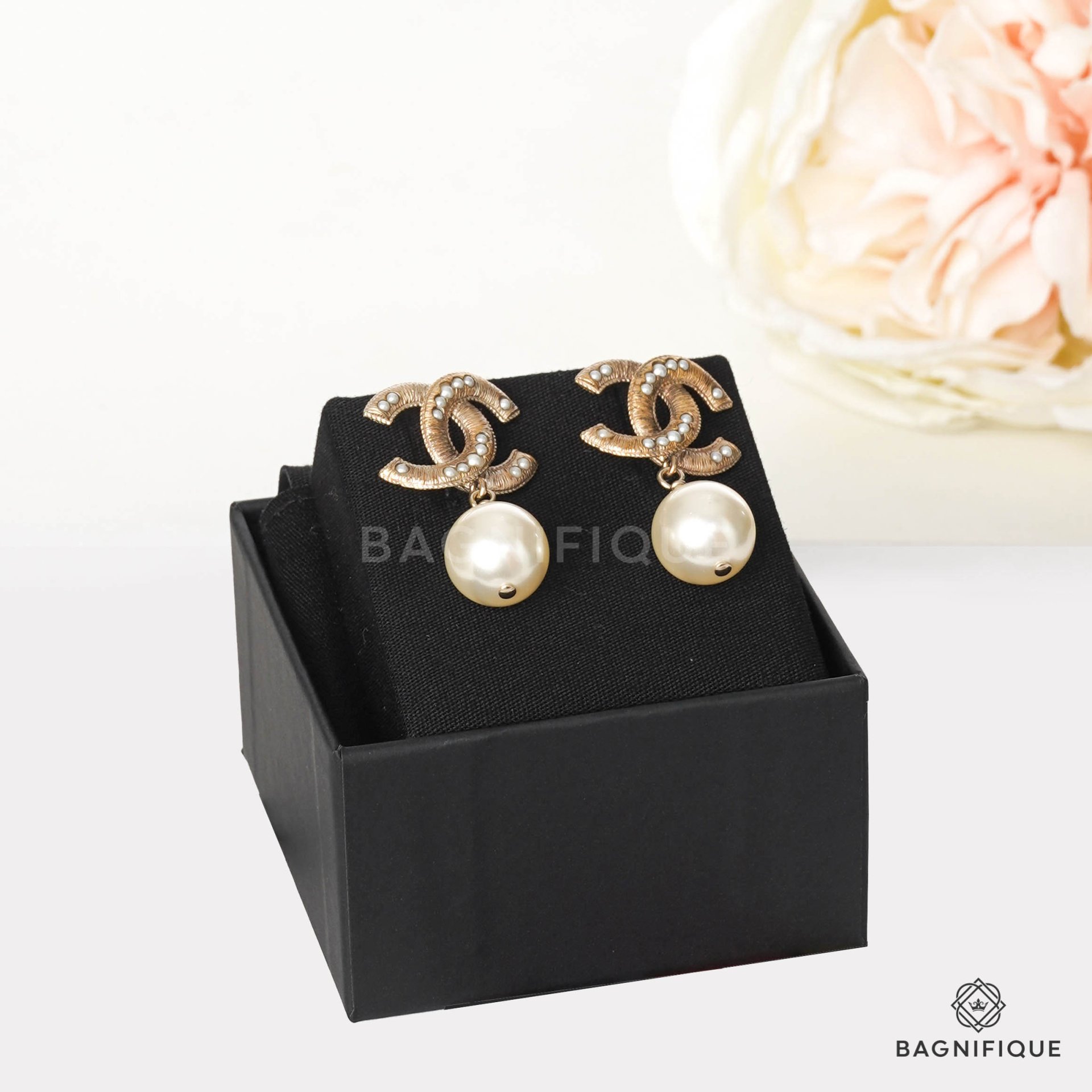 CHANEL EARRINGS WITH PEARL 2 CM GOLD GHW - bagnifiquethailand