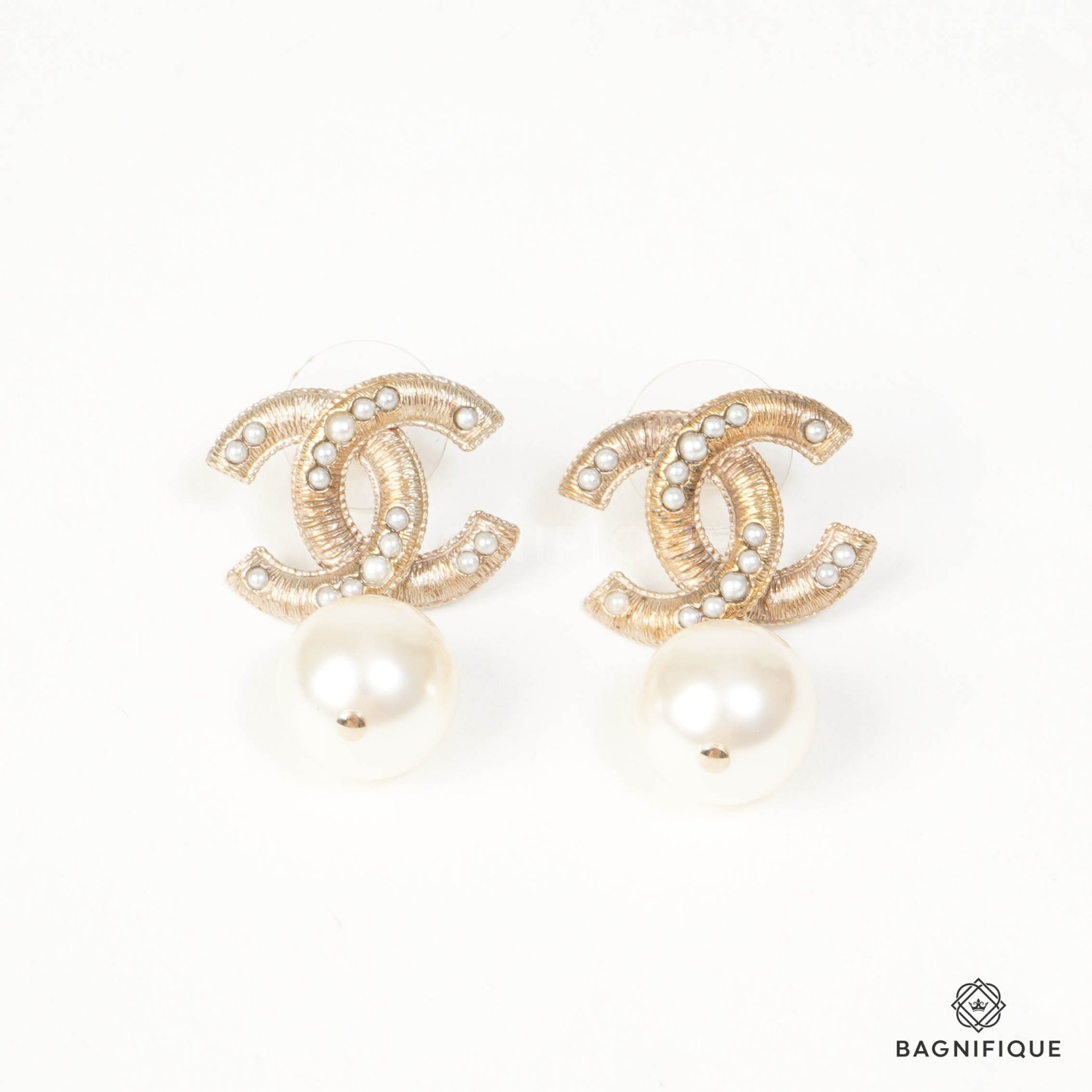 CHANEL EARRINGS WITH PEARL 2 CM GOLD GHW - bagnifiquethailand