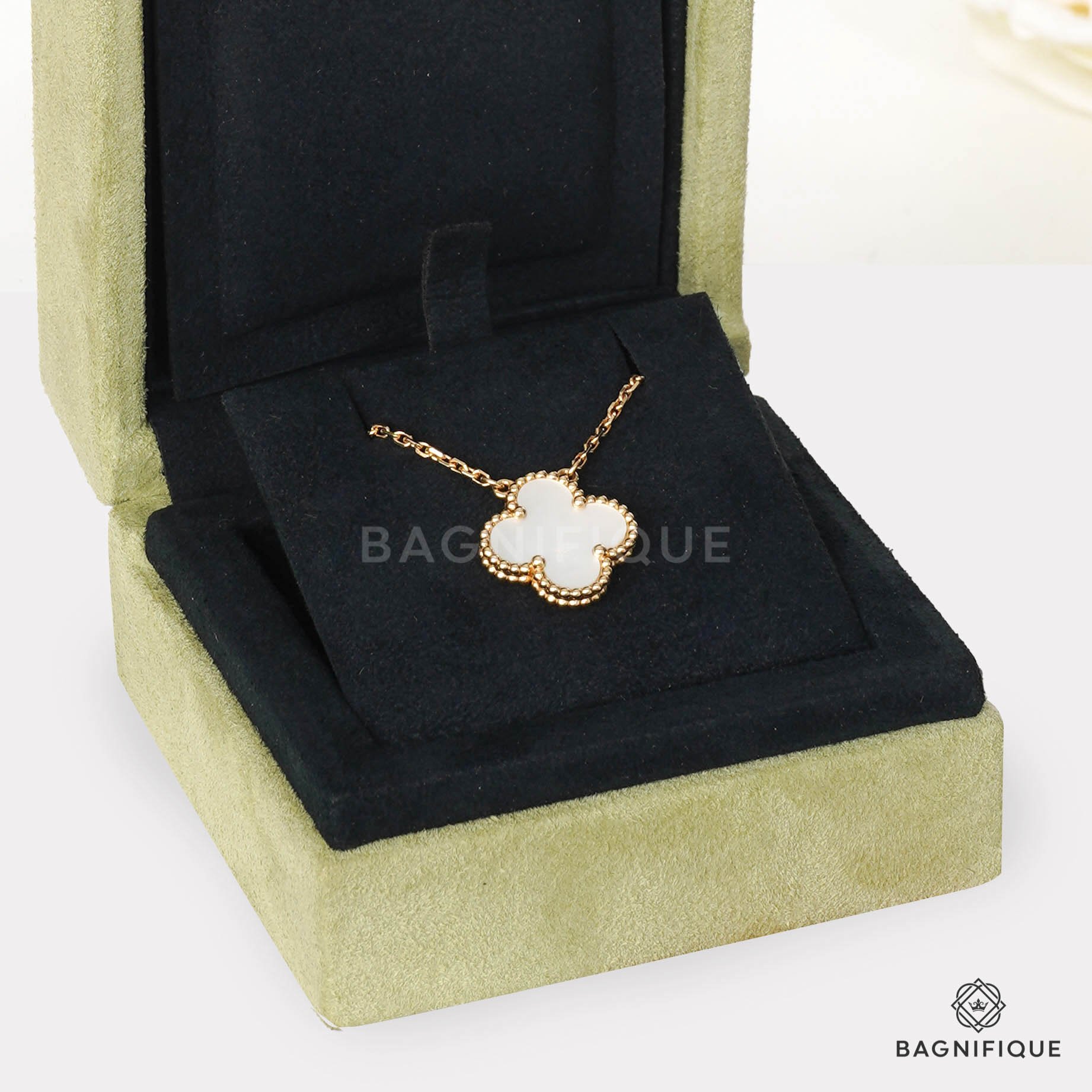 VAN CLEEF&ARPELS NECKLACE 41 WHITE GHW