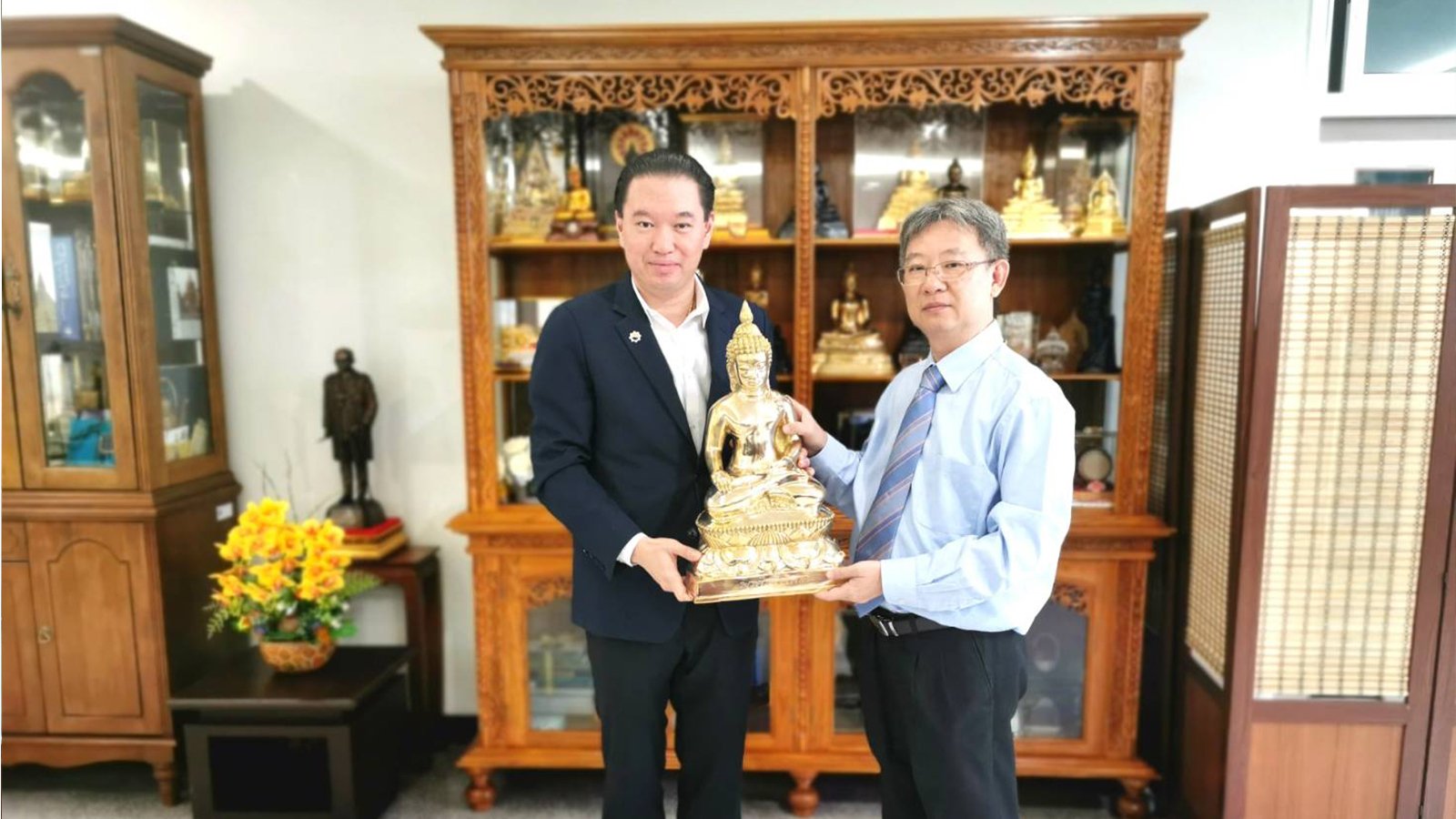 ดร. สิทธิวัตน์ กำกัดวงษ์ ประธานกรรมการบริหาร กลุ่มโรงพยาบาล IMH