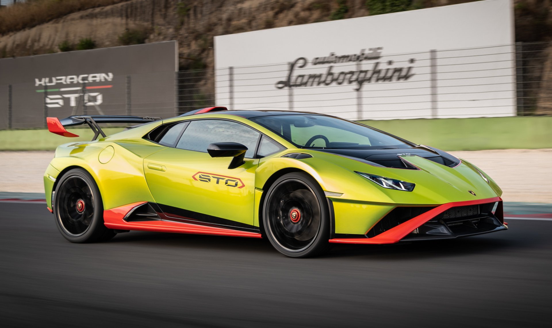 เผยโฉม! Lamborghini Huracán STO การถ่ายทอด DNA จากสนามแข่ง สู่ท้องถนน