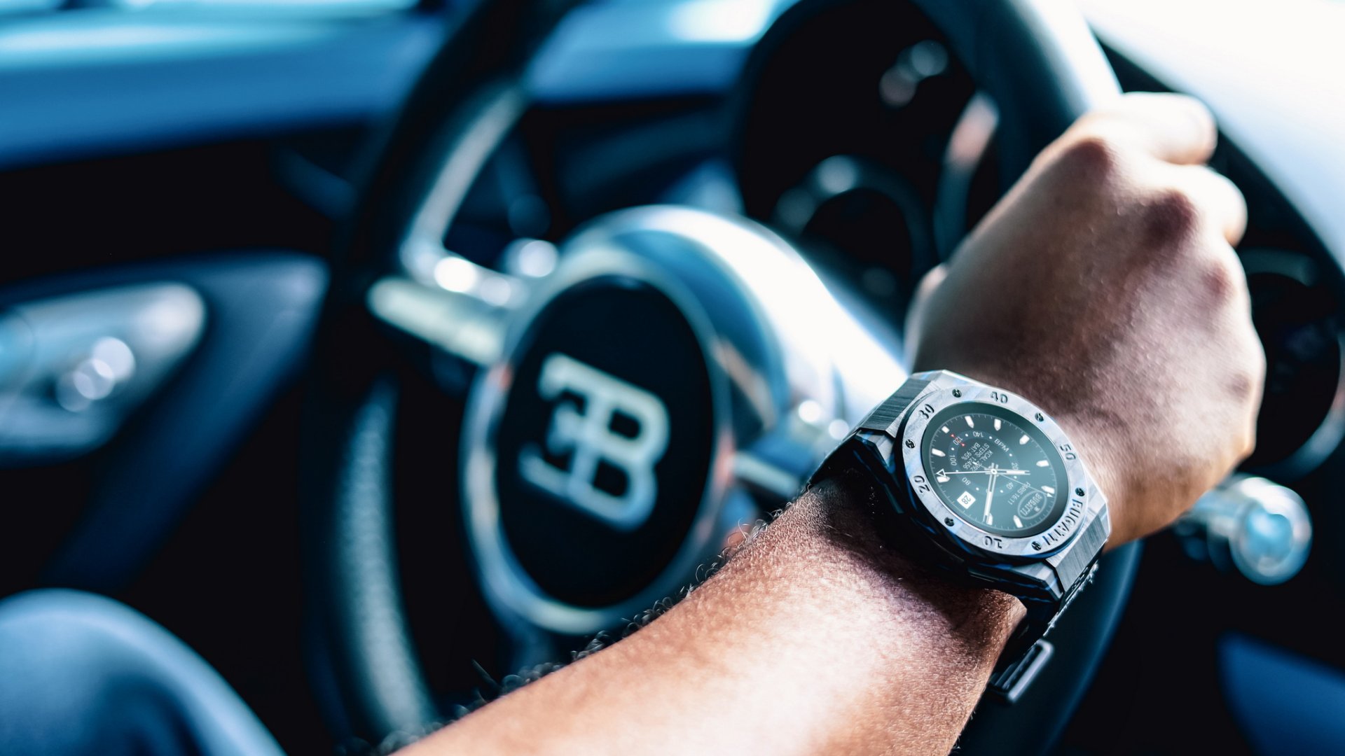 ใหม่!! Bugatti Carbone Limited Edition สมาร์ทวอทซ์เรือนแรกที่ทำจากคาร์บอนไฟเบอร์!!