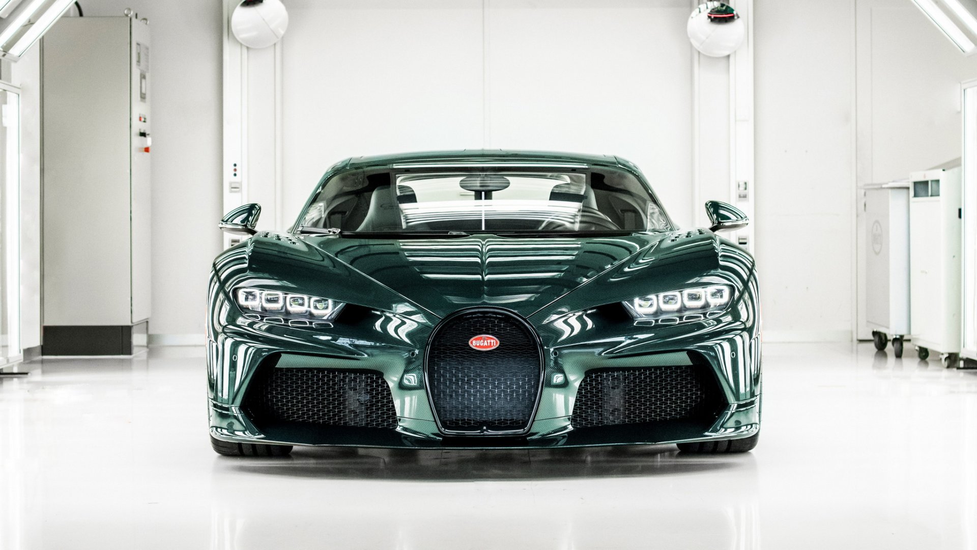 ใกล้ขายหมดแล้ว!! Bugatti เผยโฉม Chiron คันที่ 400 จากการผลิตทั้งหมด 500 คัน