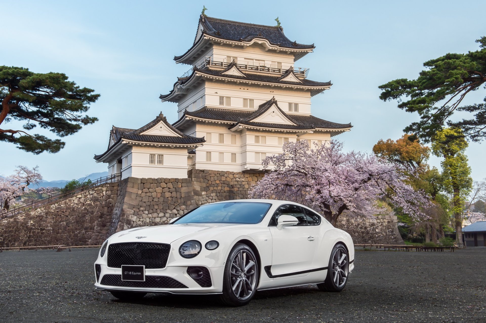 Bentley Continental GT V8 Equinox Edition รุ่นพิเศษยั่วเงินเศรษฐีเฉพาะในญี่ปุ่นเท่านั้น!