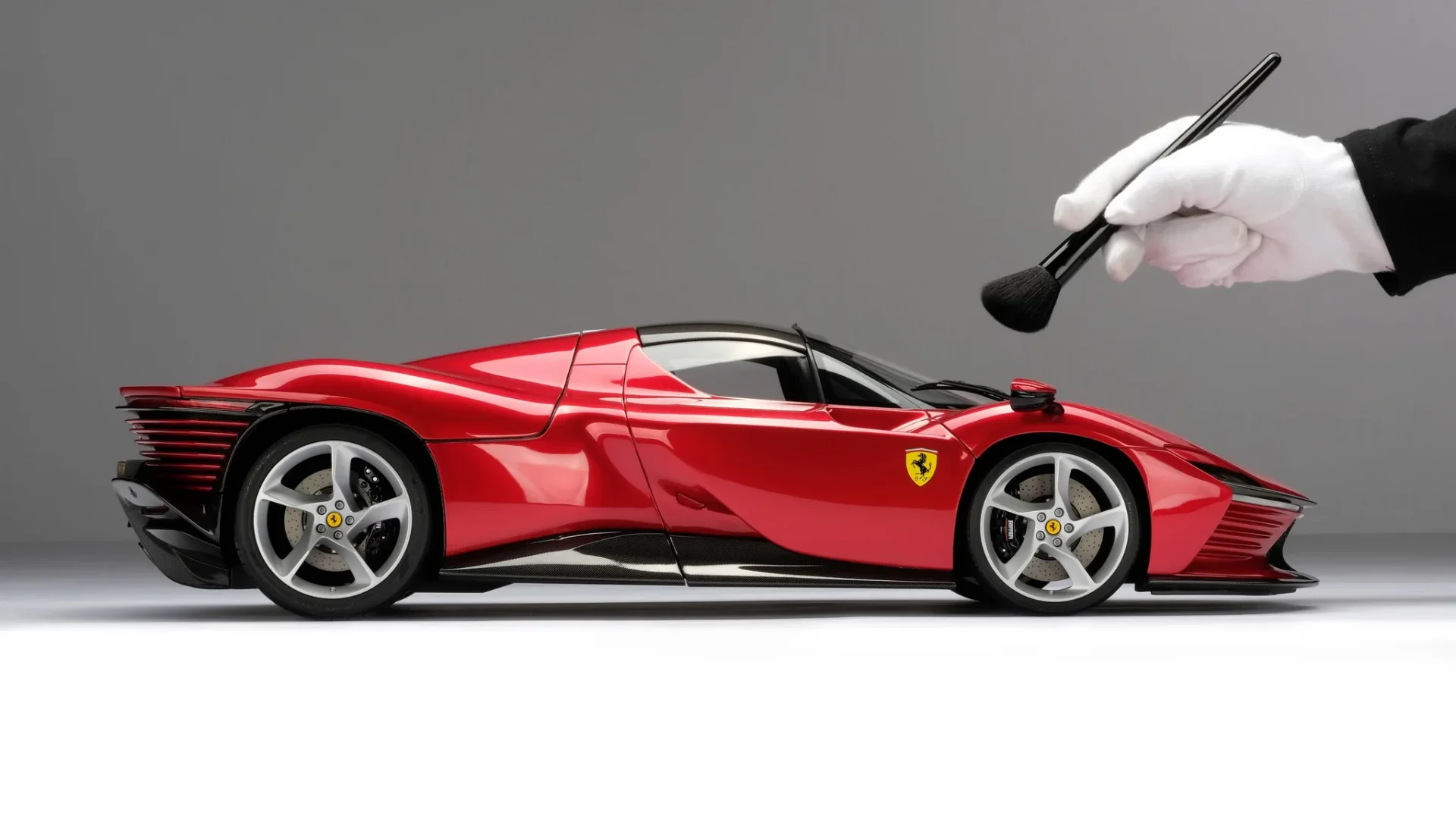 Ferrari Daytona SP3 ขนาด 1:8 จาก Amalgam Collection ในราคาเบาๆ 6 แสนกว่าบาท!!