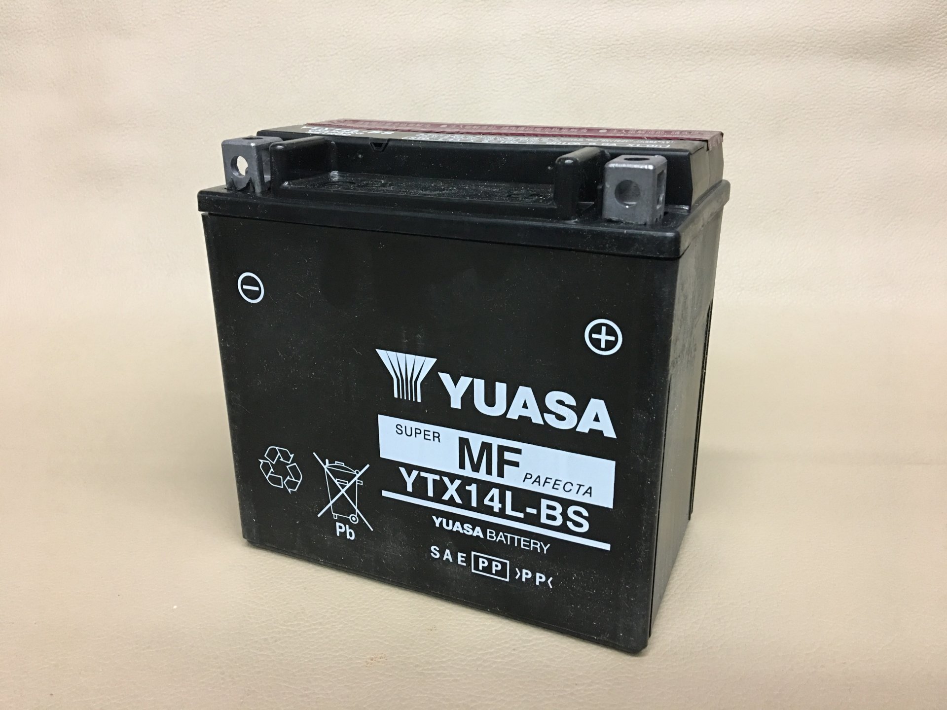 แบตเตอรี่ YUASA YTX14L-BS (Maintenance Free Type) 12V 12Ah