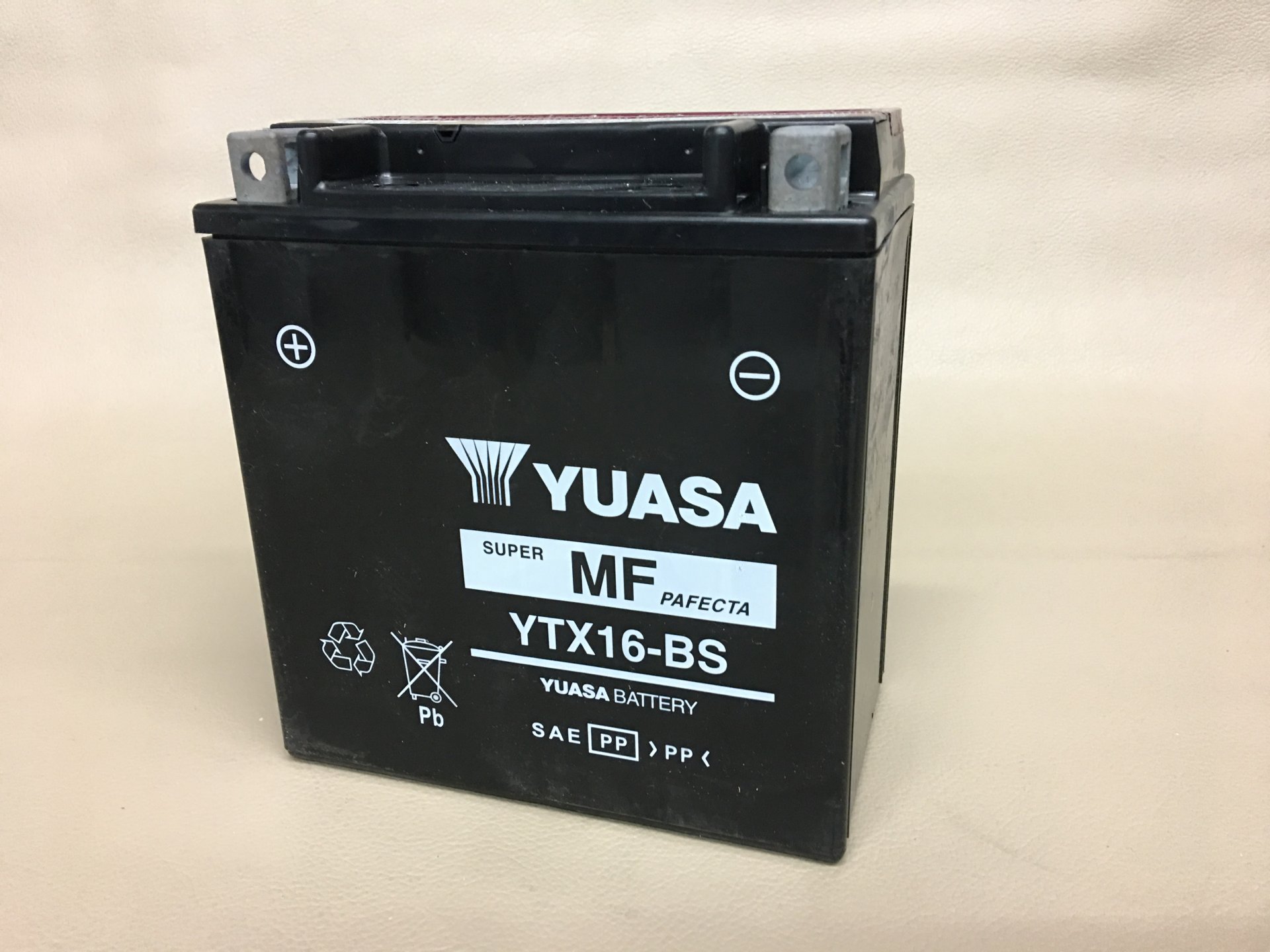 แบตเตอรี่ YUASA YTX16-BS (Maintenance Free Type) 12V 14Ah