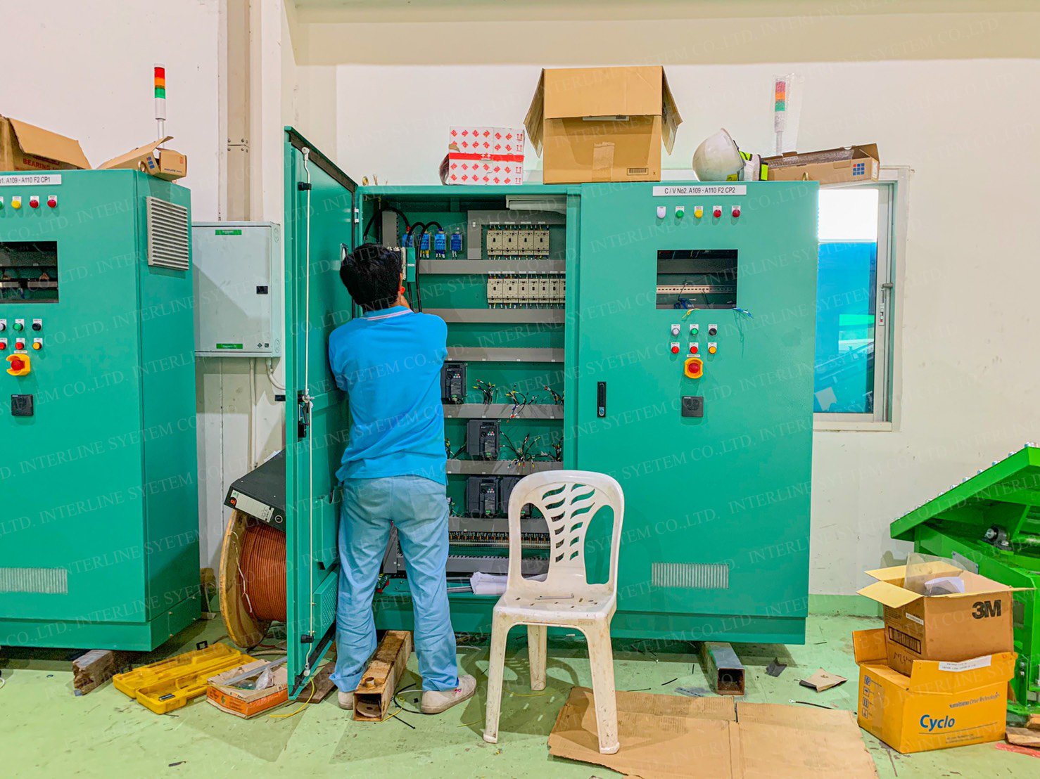 Electrical interlineconveyor