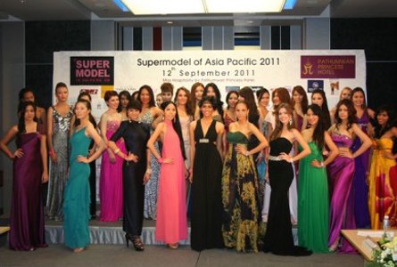 คุณ อมร มีมะโนร่วมแถลงข่าวการประกวด Supermodel of Asia Pacific 2554