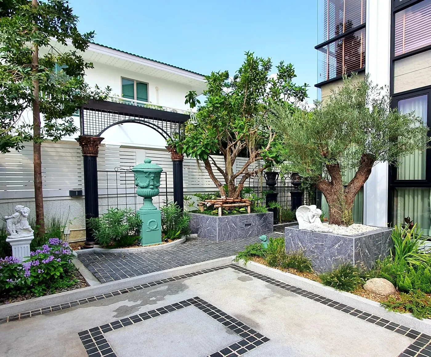 ENGLISH_GARDEN_MODERN_CLASSIC_GREEN__7_.webp