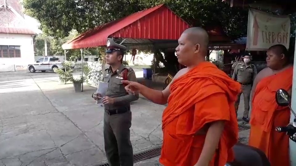 โจรแสบแอบเข้าขโมยพระพุทธรูปประจำวันเกิดและเงินธนบัตรในตู้บริจาคที่ชาวบ้านนำมาทำบุญที่วัดท่าโทกได้เงินไปหลายพันบาท