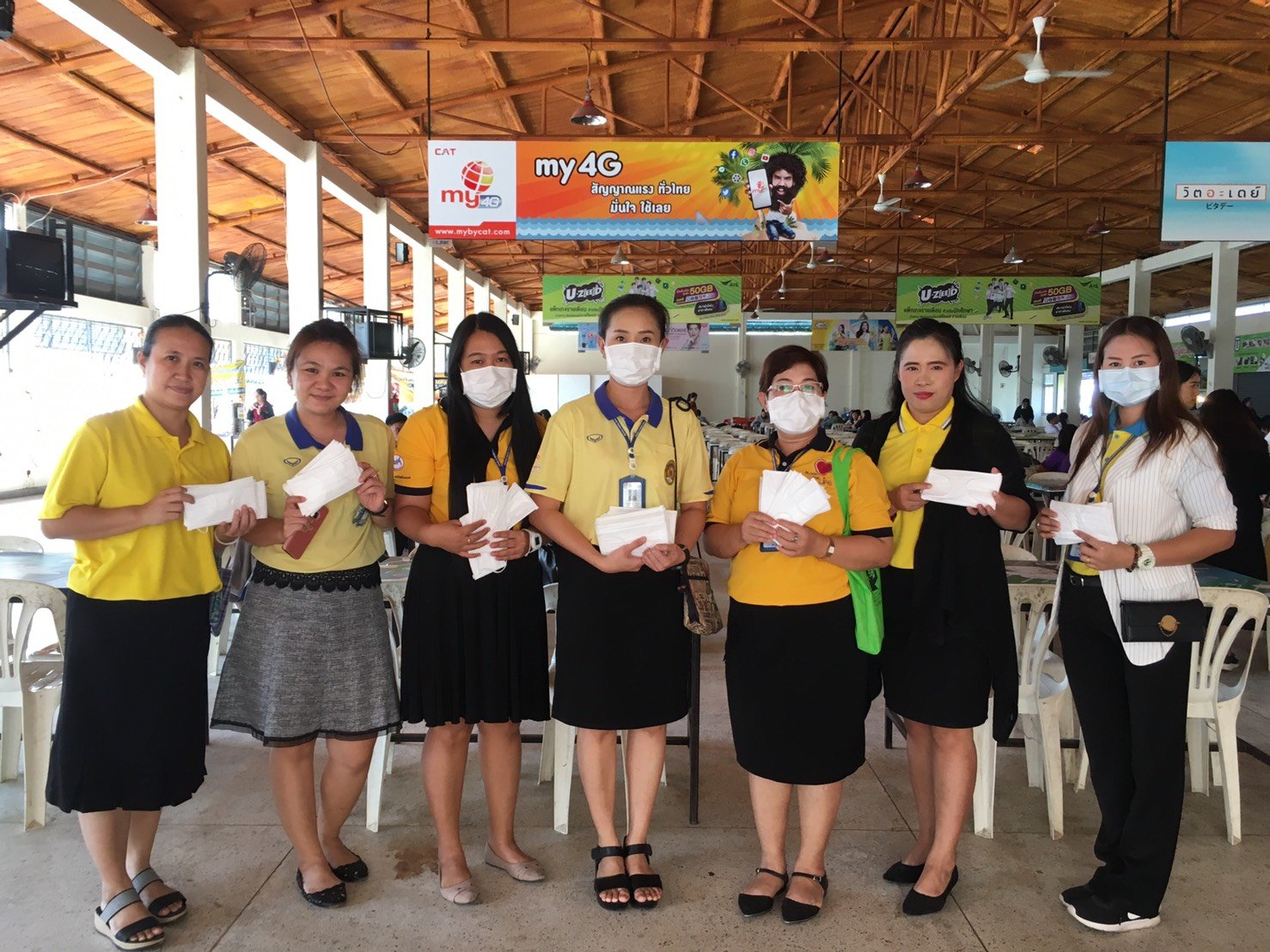 ม.ราชภัฏลำปาง นำหน้ากากอนามัยแจกจ่ายให้กับนักศึกษาป้องกันตัวเองจากฝุ่นละออง ค่าฝุ่น PM2.5