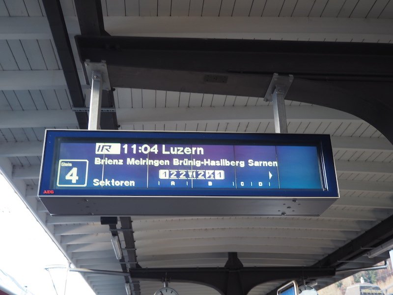 วิธีอ่านป้ายรถไฟ ในสวิตเซอร์แลนด์
