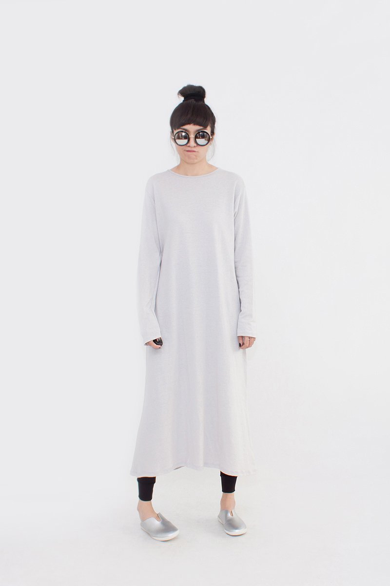 สตรีทแฟชั่น Oversized Grey Maxi Dress by WLS