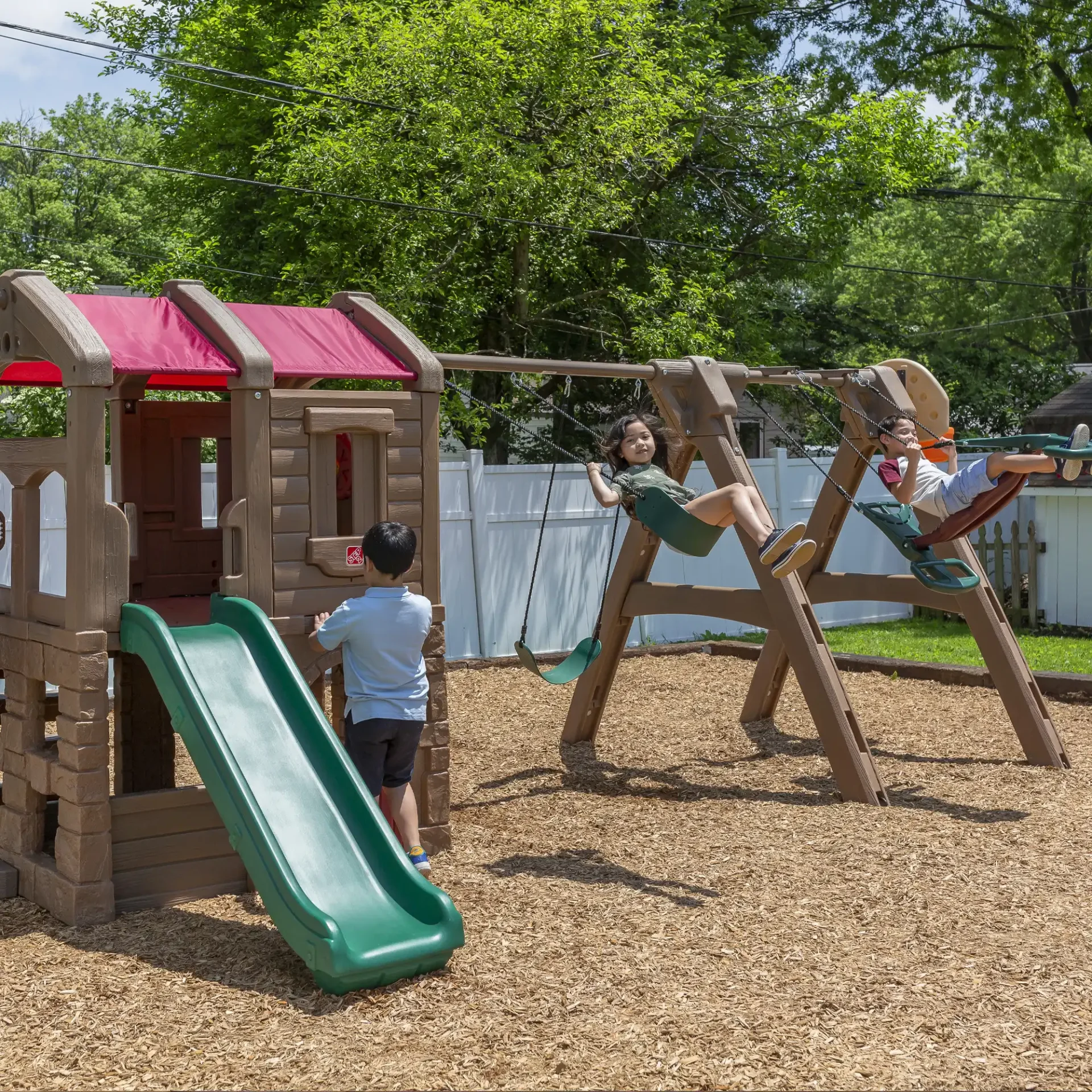 Step2 Naturally Playful Adventure Lodge Play Center with Glider